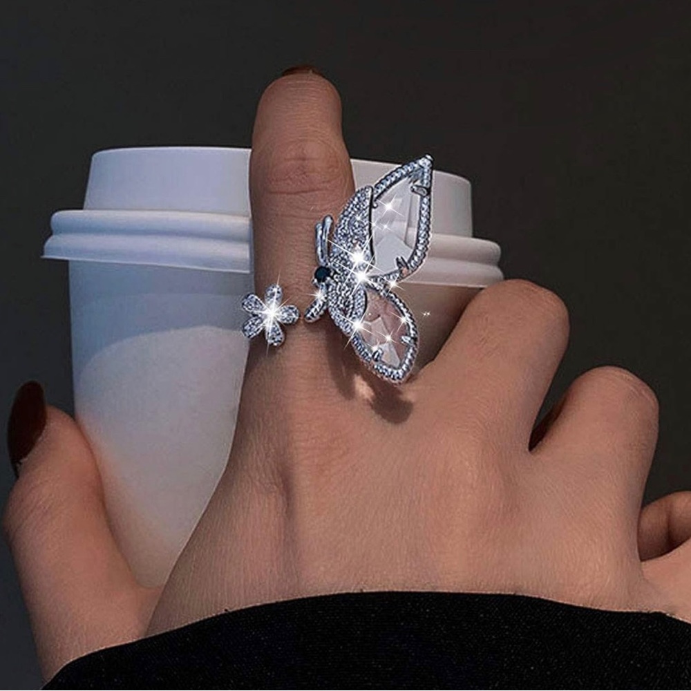 Butterfly ring